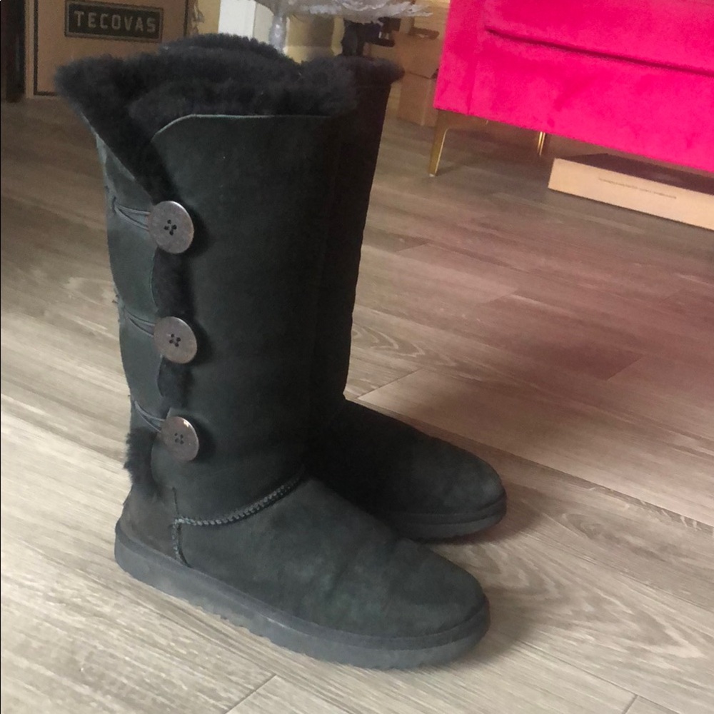 Black UGG Boots Women’s Size 8